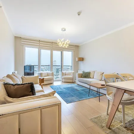 Modern Large In Great Location Apartment Istanbul
