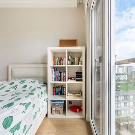 Apartment Modern Large In Great Location