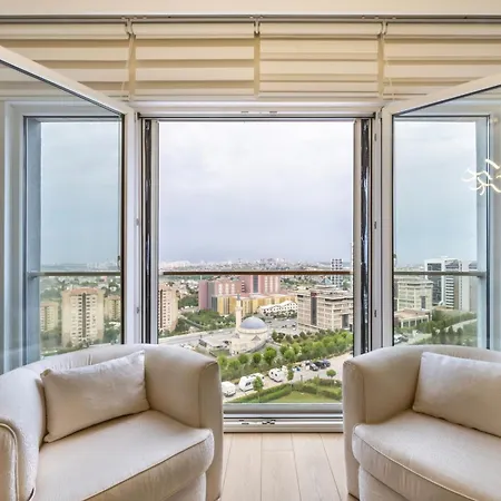 Apartment Modern Large In Great Location *