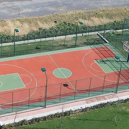 Modern Large In Great Location شقة *