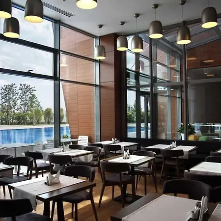 Modern Large In Great Location 아파트 이스탄불