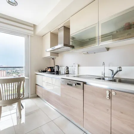 Modern Large In Great Location 아파트 *