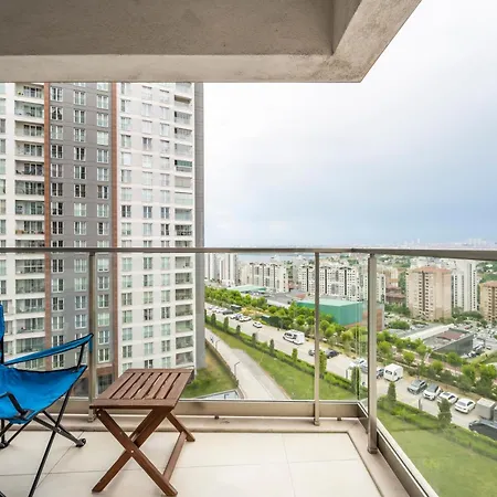 Modern Large In Great Location 아파트